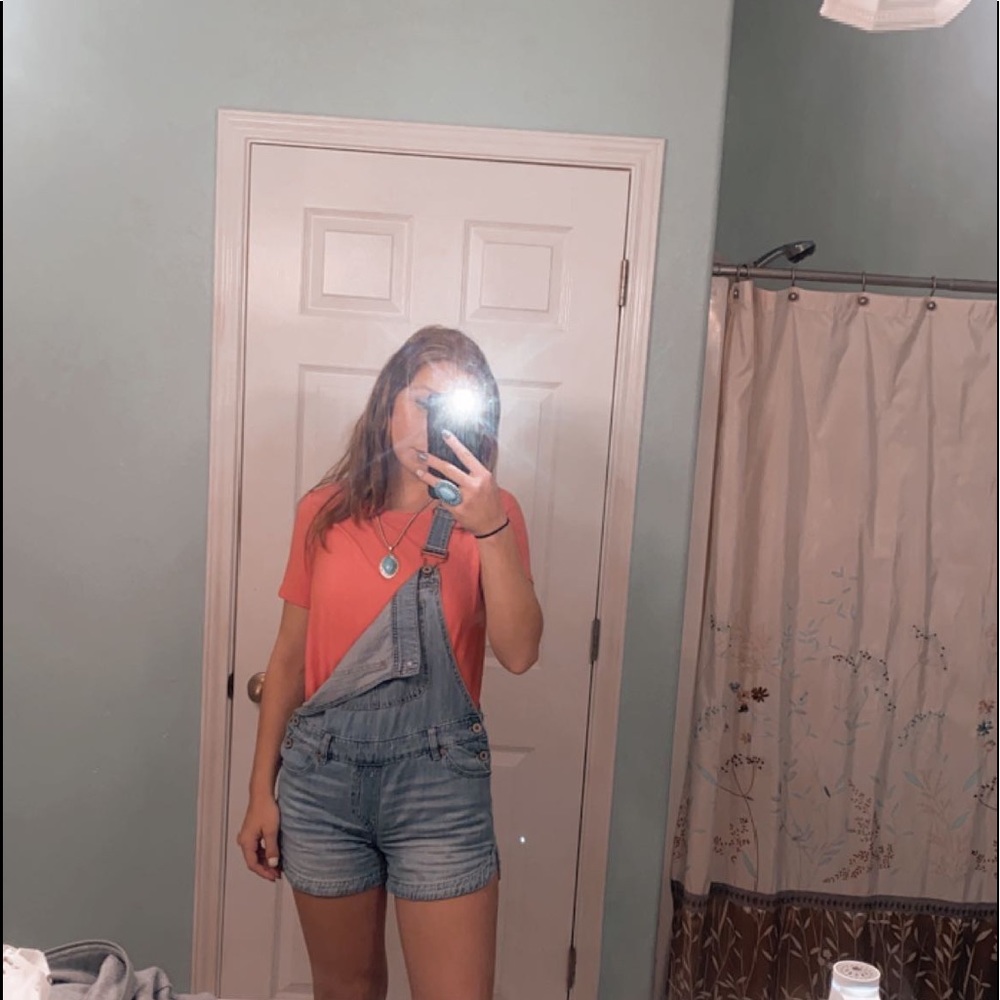 Meet your Posher, Alexis